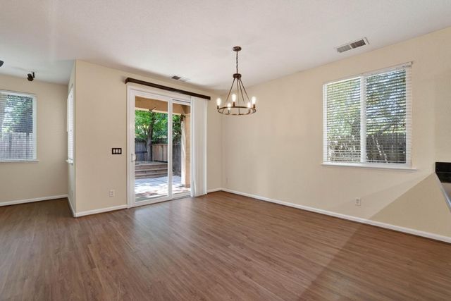 1022 Ashford Ln, Lincoln, CA 95648