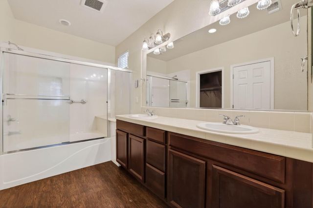 1022 Ashford Ln, Lincoln, CA 95648
