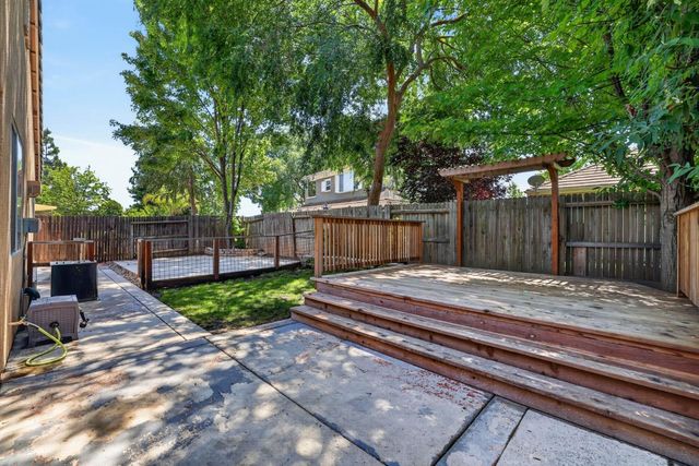 1022 Ashford Ln, Lincoln, CA 95648