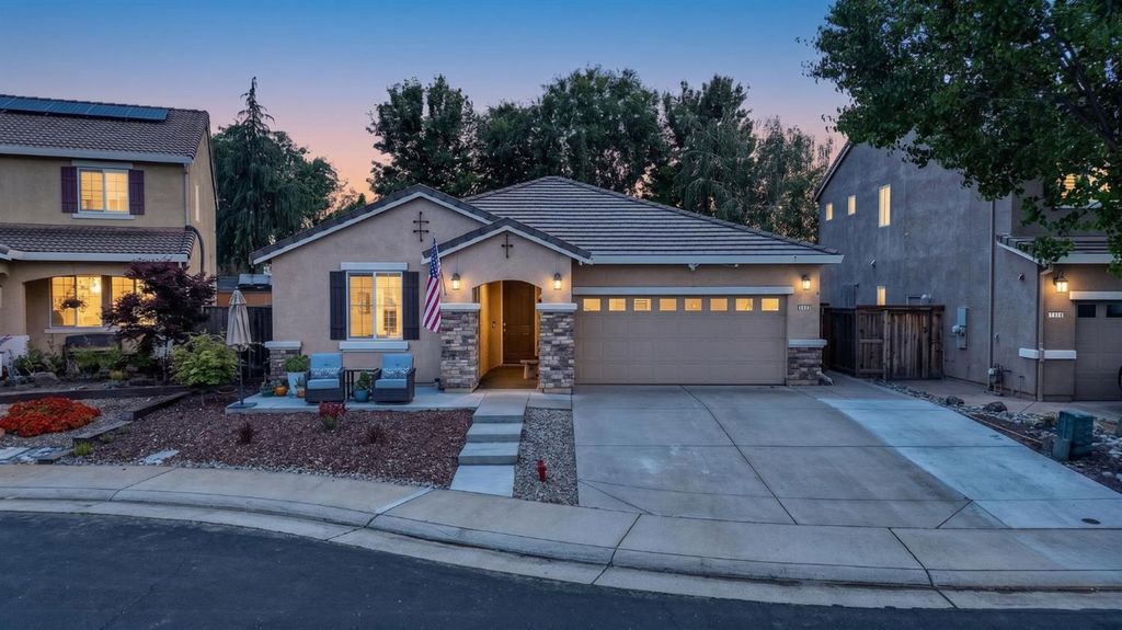 1022 Ashford Ln, Lincoln, CA 95648