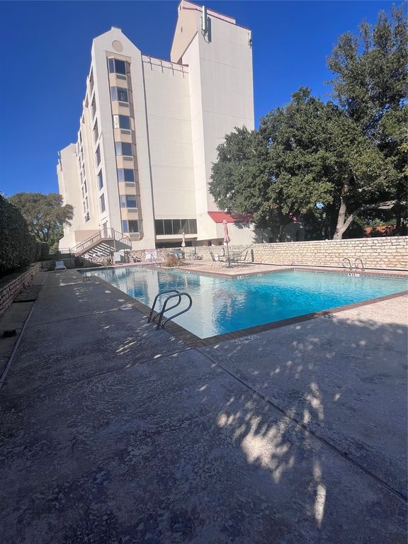 2117 Reflection Bay Drive, Arlington, TX 76013