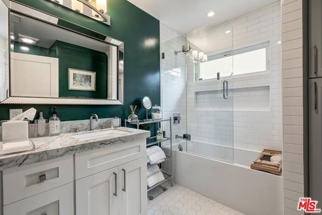 7404 Kentwood Avenue, Los Angeles, CA 90045