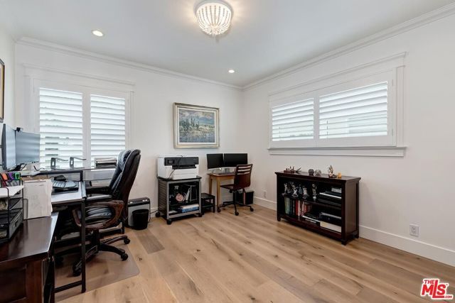 7404 Kentwood Avenue, Los Angeles, CA 90045