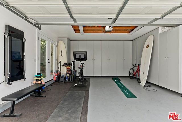 7404 Kentwood Avenue, Los Angeles, CA 90045