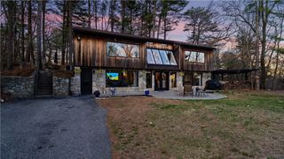 25 Mountaindale Road, Smithfield, RI 02917