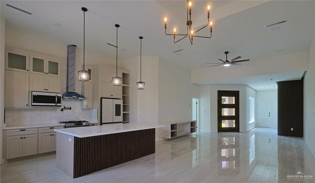614 La Pointe Avenue, Alton, TX 78573