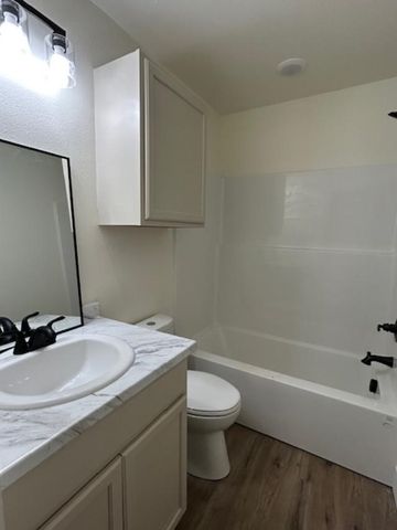 211 E CARDINAL, Ector, TX 75439