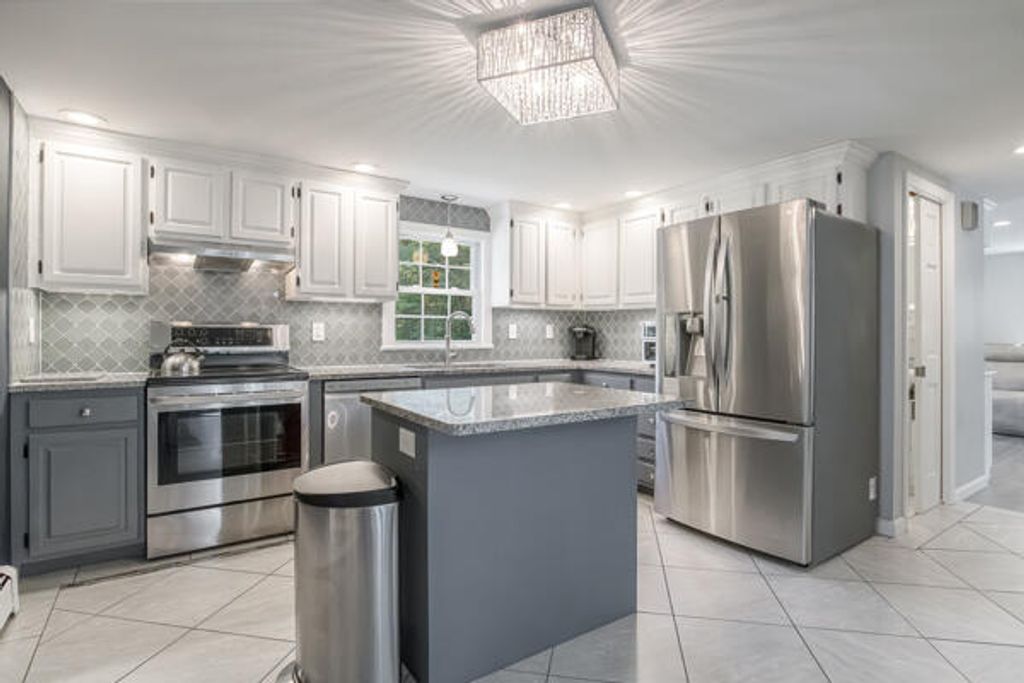 426 Roberts Ridge Road, Waterboro, ME 04030 — photo 5