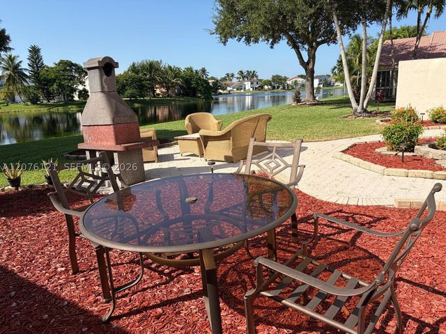 15616 NW 12th Mnr, Pembroke Pines, FL 33028