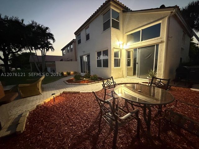 15616 NW 12th Mnr, Pembroke Pines, FL 33028