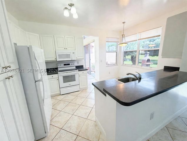 15616 NW 12th Mnr, Pembroke Pines, FL 33028