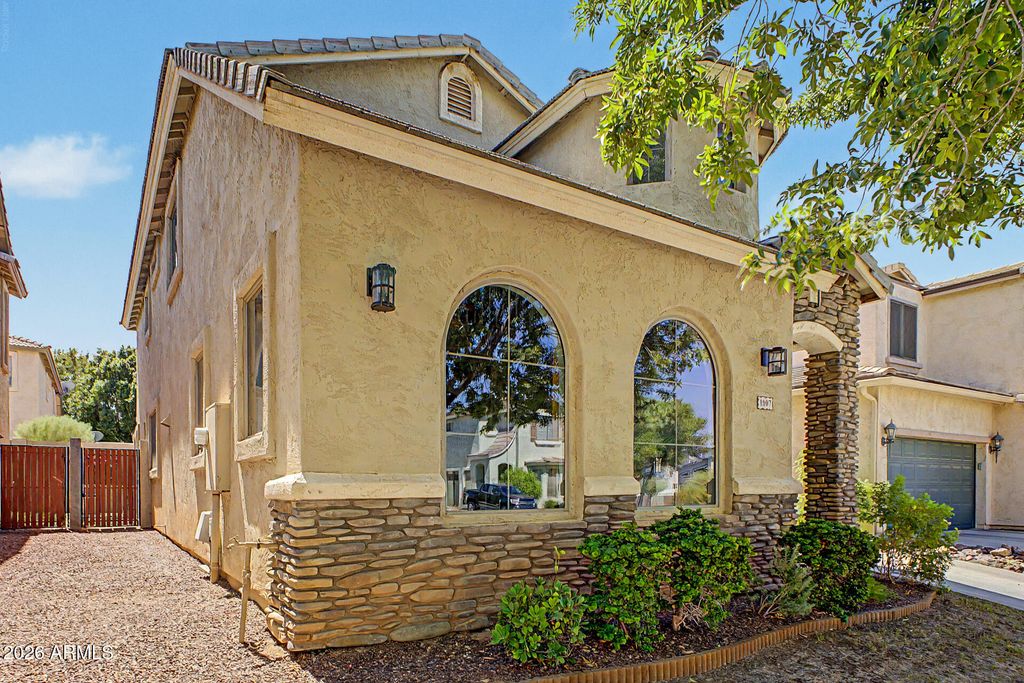 1807 E DUNBAR Drive, Phoenix, AZ 85042 — photo 4