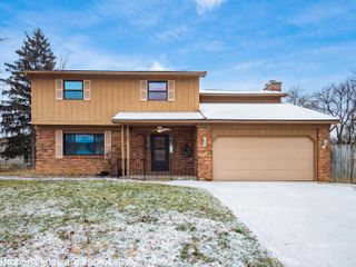 1138 Slade Avenue, Columbus, OH 43235