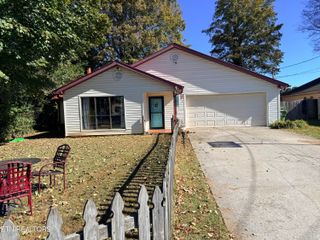 810 S Cedar St, Maryville, TN 37803