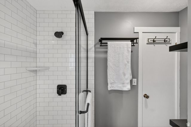 386 E PIONEER AVE, Sandy, UT 84070