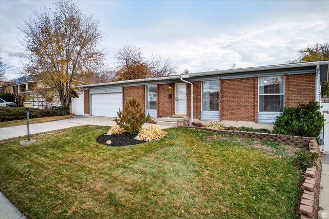 386 E PIONEER AVE, Sandy, UT 84070