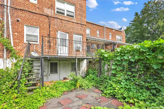 62-42 Main Street, Flushing, NY 11367