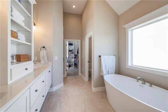 12839 W 173rd Terrace, Overland Park, KS 66221