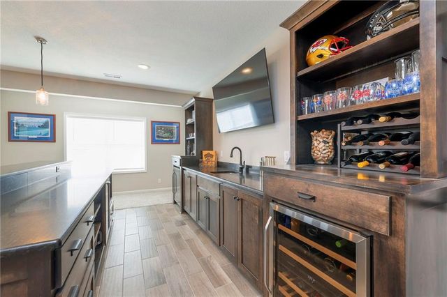 12839 W 173rd Terrace, Overland Park, KS 66221