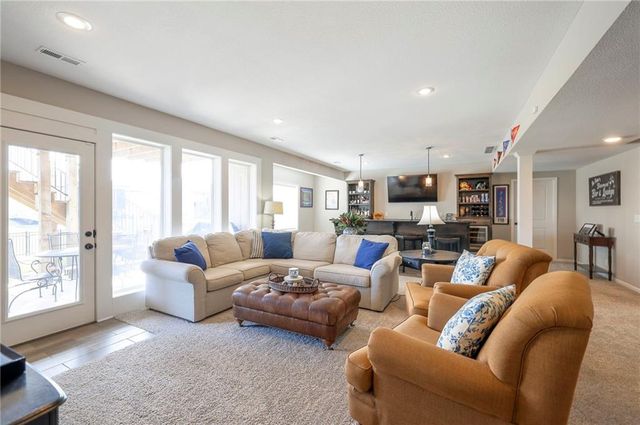 12839 W 173rd Terrace, Overland Park, KS 66221