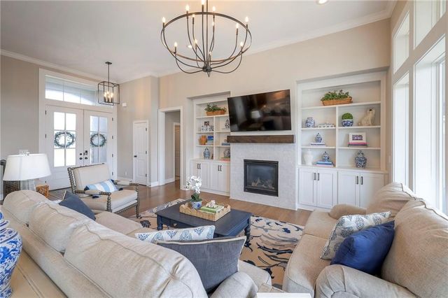 12839 W 173rd Terrace, Overland Park, KS 66221