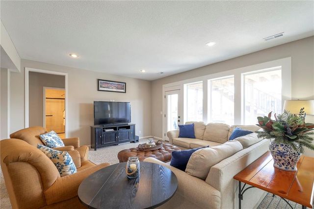 12839 W 173rd Terrace, Overland Park, KS 66221