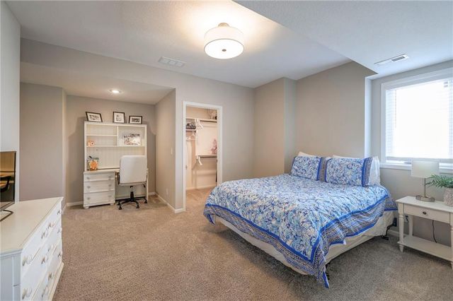 12839 W 173rd Terrace, Overland Park, KS 66221