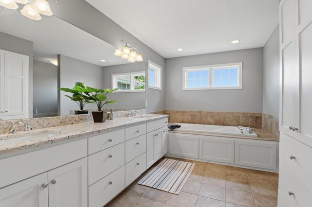 13182 Danube Lane, Rosemount, MN 55068