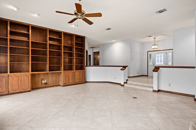 416 West Crest Dr, Kerrville, TX 78028