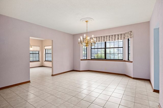 416 West Crest Dr, Kerrville, TX 78028