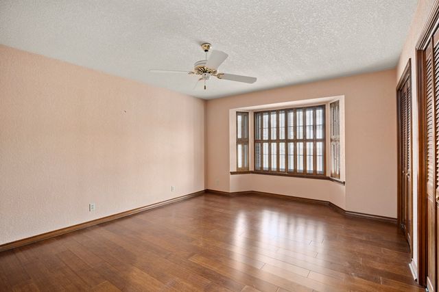 416 West Crest Dr, Kerrville, TX 78028