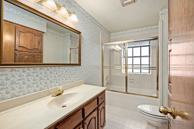 416 West Crest Dr, Kerrville, TX 78028