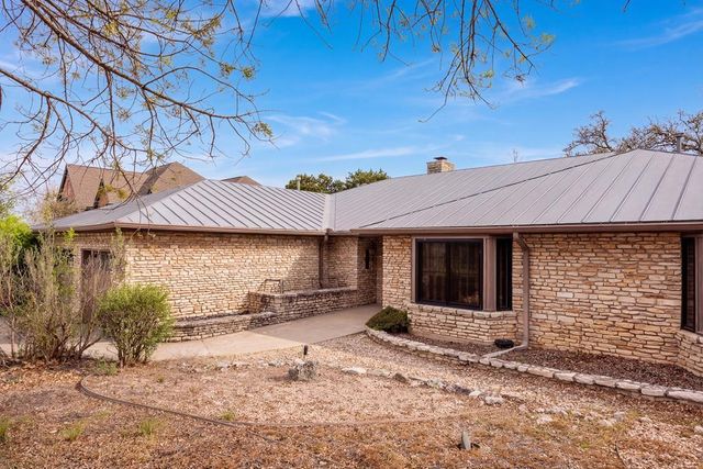 416 West Crest Dr, Kerrville, TX 78028