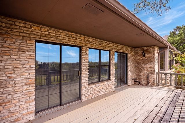 416 West Crest Dr, Kerrville, TX 78028