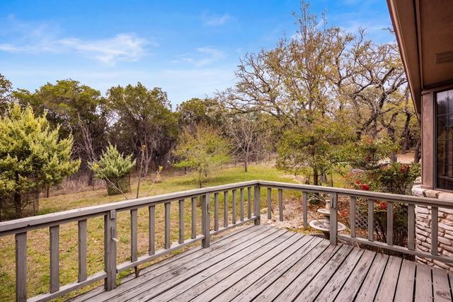 416 West Crest Dr, Kerrville, TX 78028