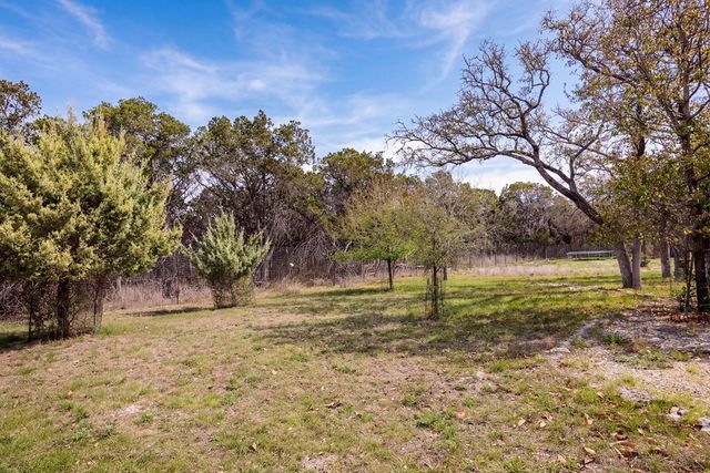416 West Crest Dr, Kerrville, TX 78028