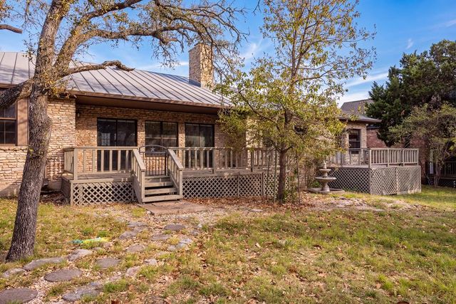 416 West Crest Dr, Kerrville, TX 78028
