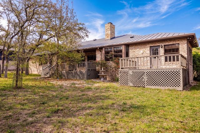 416 West Crest Dr, Kerrville, TX 78028