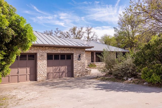 416 West Crest Dr, Kerrville, TX 78028