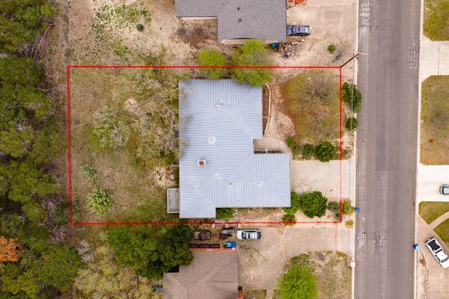 416 West Crest Dr, Kerrville, TX 78028