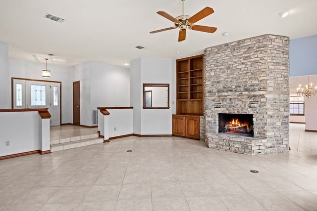 416 West Crest Dr, Kerrville, TX 78028