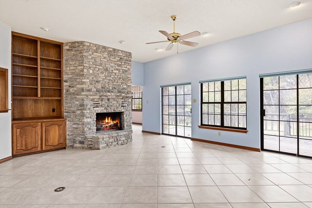 416 West Crest Dr, Kerrville, TX 78028