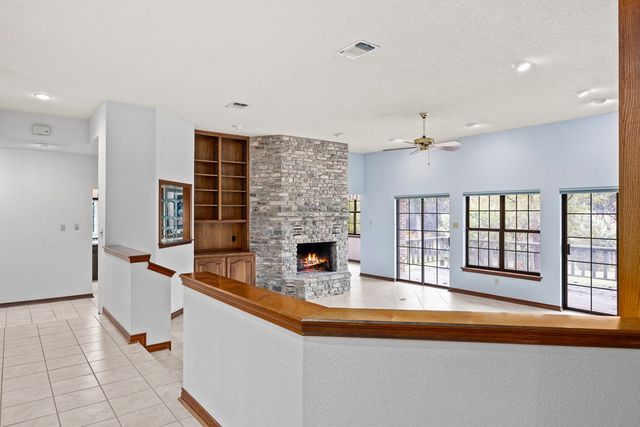 416 West Crest Dr, Kerrville, TX 78028