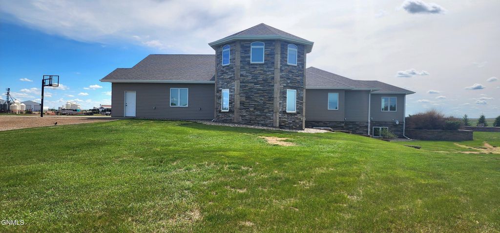 7079 Highway 8, Mott, ND 58646 photo 10