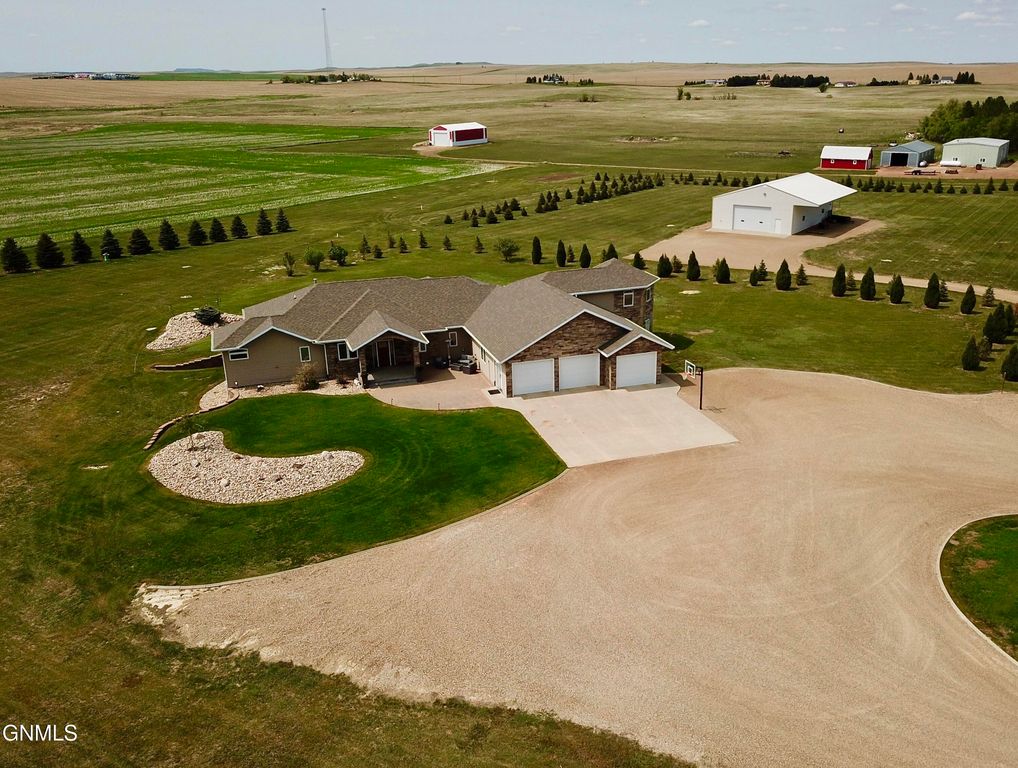 7079 Highway 8, Mott, ND 58646 photo 2