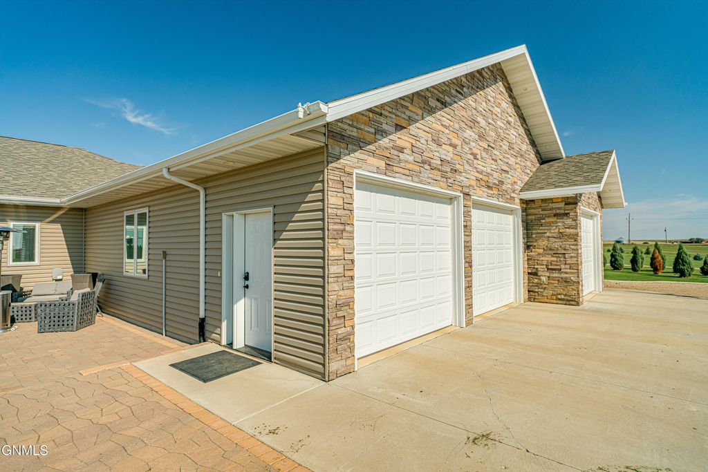 7079 Highway 8, Mott, ND 58646 photo 29