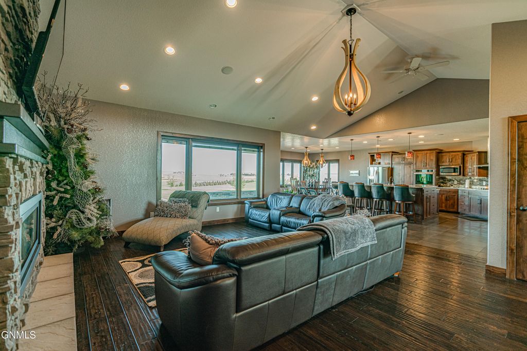 7079 Highway 8, Mott, ND 58646 photo 34