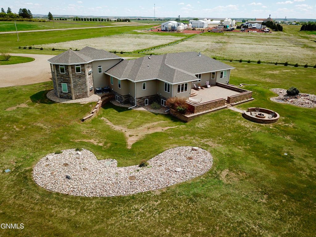 7079 Highway 8, Mott, ND 58646 photo 4