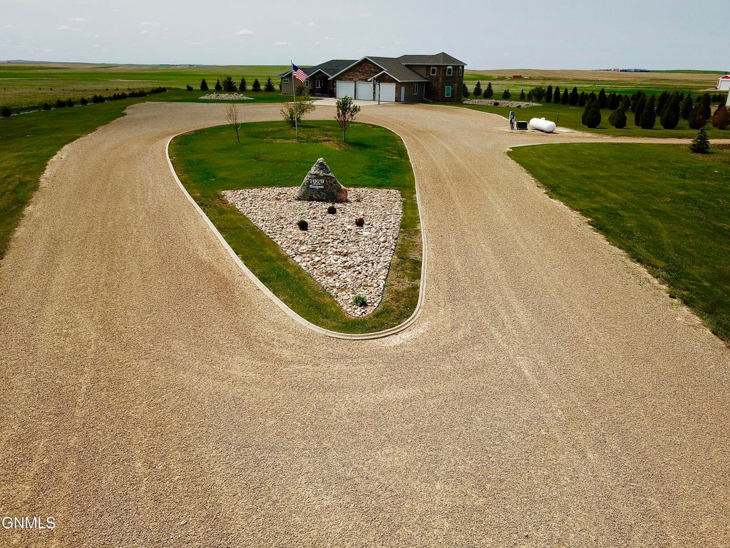 7079 Highway 8, Mott, ND 58646 photo 5