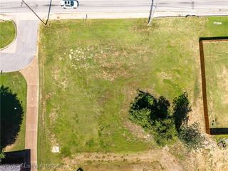 2807 Jenny Lind Road, Fort Smith, AR 72903